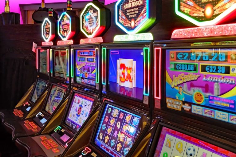 Unlock Free Spins and Instant Wins to Boost Your Slot Gameplay Rewards